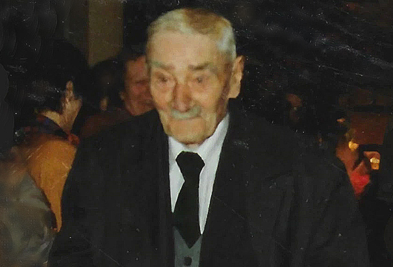 Alfons Vanelslander, bij de viering in de kerk van Beitem van zijn 100ste verjaardag (Foto: Dirk Roose).