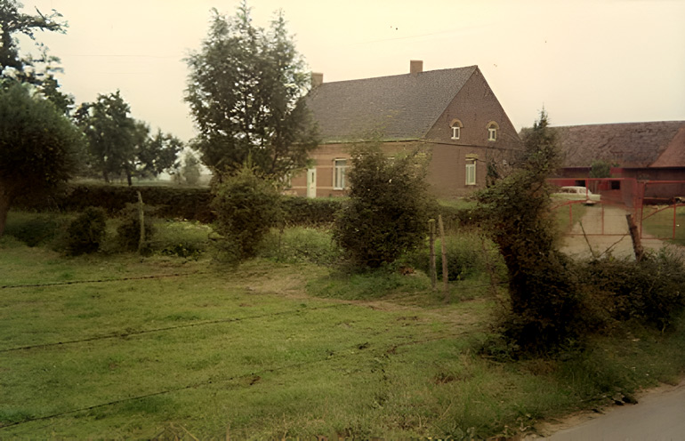 De Gasthuishoeve in de 2de helft van de vorige eeuw (vooraanzicht)