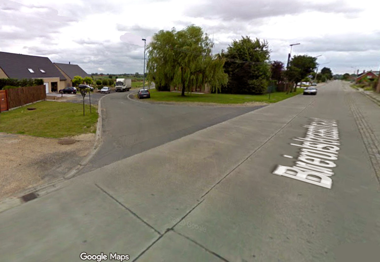 De monding, helemaal aan het uiteinde van de Tuimelarestraat, in de Breulstraat (Bron: Google Street View).